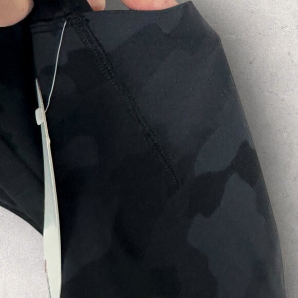 NWT Lululemon Swift Speed High Rise Crop Leggings Camo Print Womens Size 2 Black - Picture 11 of 16